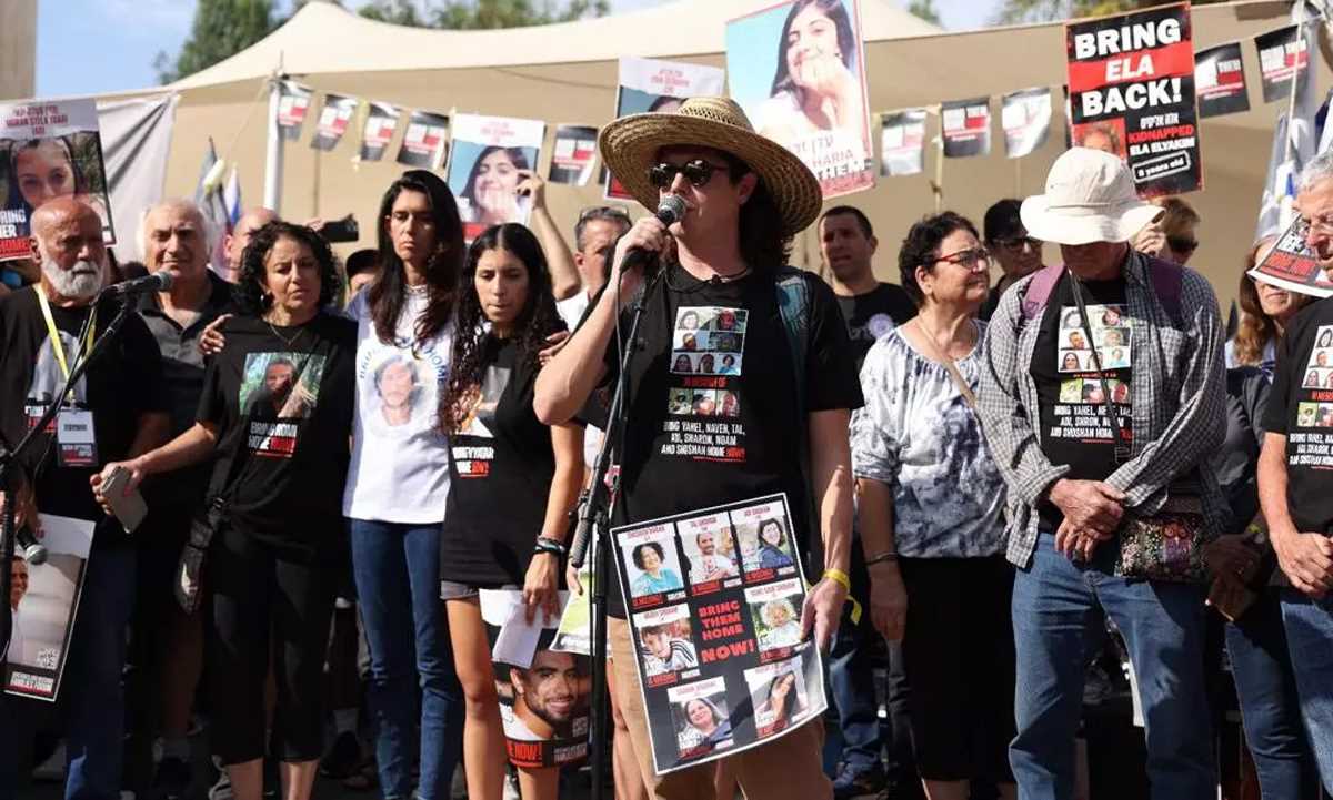 इजरायली बंधकों के परिवार के सदस्‍य नेतन्याहू और युद्ध कैबिनेट से मिले, उन पर चिल्लाते रहे